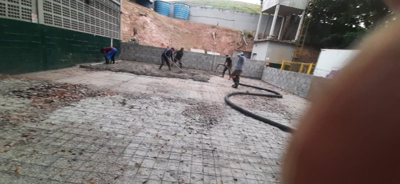 Execução de Piso de Concreto Armado para Área Externa com Malha de Aço